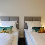 Apartmán 85qm, 4 Bedroom, Parking, King-bed, Wifi, Netflix *
