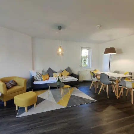 85qm, 4 Bedroom, Parking, King-bed, Wifi, Netflix 魏布林根