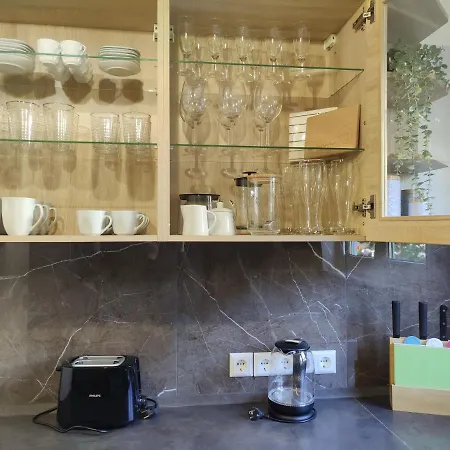 85qm, 4 Bedroom, Parking, King-bed, Wifi, Netflix