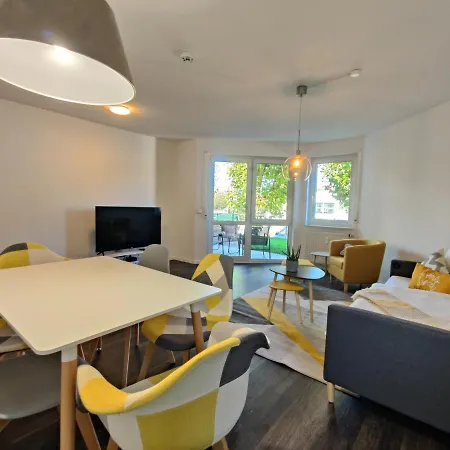 85qm, 4 Bedroom, Parking, King-bed, Wifi, Netflix