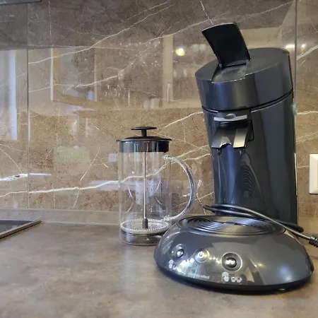 85qm, 4 Bedroom, Parking, King-bed, Wifi, Netflix *