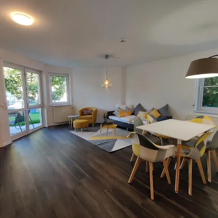 Apartment 85qm, 4 Bedroom, Parking, King-bed, Wifi, Netflix *