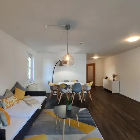 85qm, 4 Bedroom, Parking, King-bed, Wifi, Netflix *