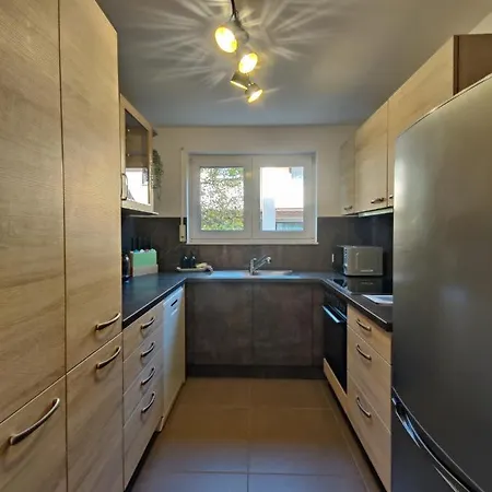 Appartement 85qm, 4 Bedroom, Parking, King-bed, Wifi, Netflix Waiblingen (Stuttgart)
