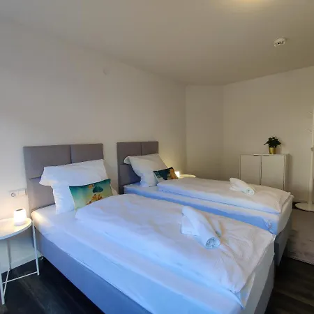 85qm, 4 Bedroom, Parking, King-bed, Wifi, Netflix 公寓 魏布林根