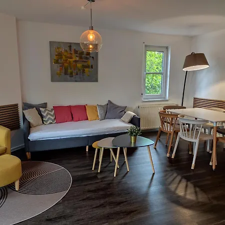 85qm, 4 Bedroom, Parking, King-bed, Wifi, Netflix Apartment